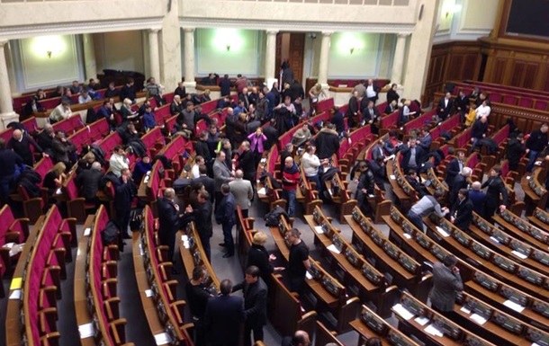 На заседании ВР оппозиция настаивает на отставке Захарченко и досрочных президентских выборах