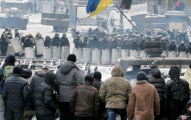 Байден повідомив Януковичу про готовність США ввести санкції проти української влади