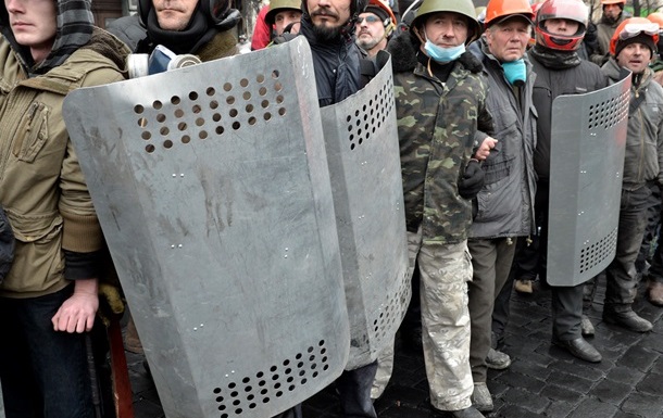 Самооборона Майдана взяла под охрану здания АП, Кабмина и Рады