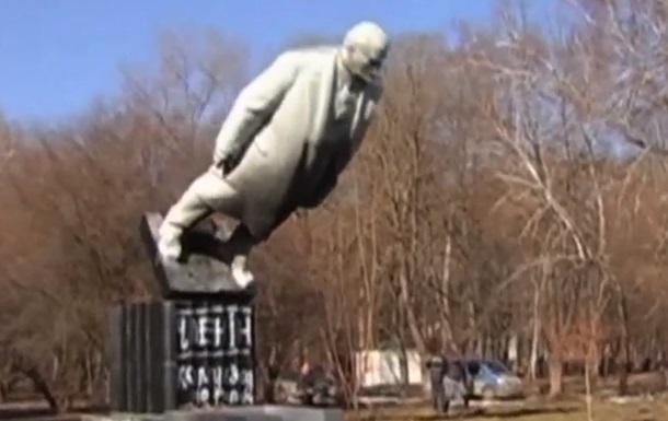 Ленінопад: знесення пам ятників Леніну 21-22 лютого