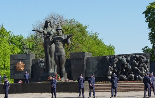 Во Львове Монумент Славы намерены перенести в музей террора
