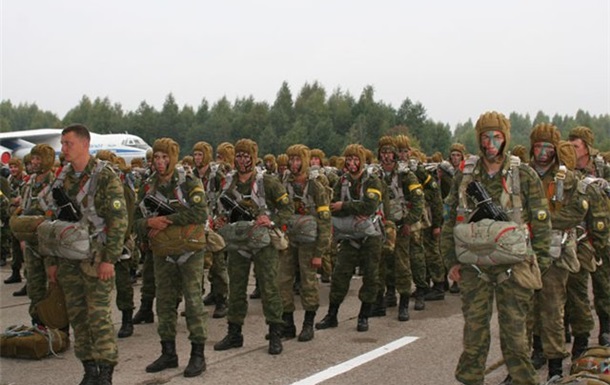 Підрозділи десантників і морських піхотинців РФ перебувають в аеропортах і готові до перекидання - Міноборони РФ