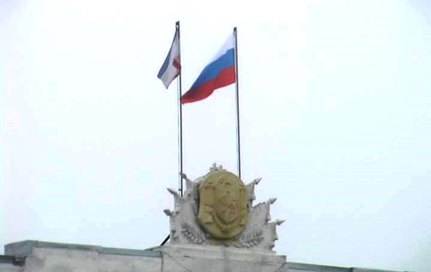 Президиум парламента Крыма настаивает на референдуме о независимости