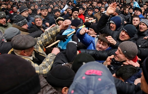У Криму мітингувальники не хочуть чекати референдум три місяці