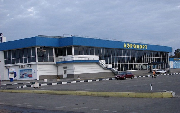 Группой неизвестных людей захвачен аэропорт Симферополь