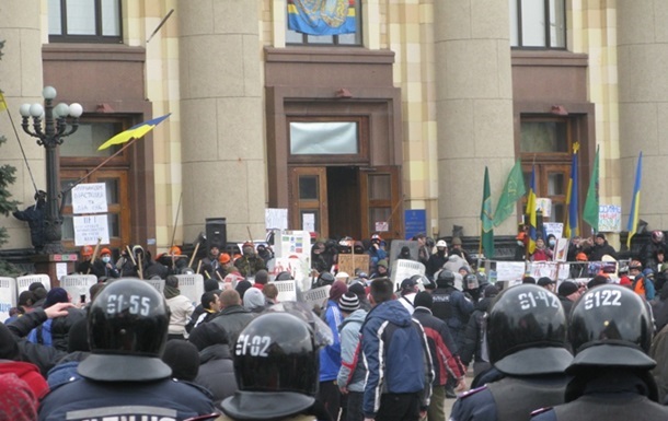 В Харькове во время штурма здания ОГА пострадало 97 человек