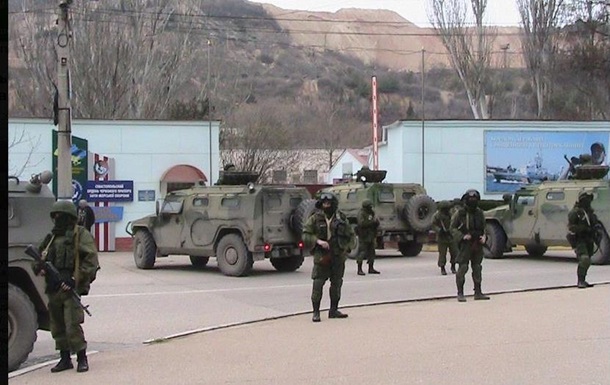 Госпогранслужба: Российские военные осуществляют моральное и физическое давление на пограничников Крыма 