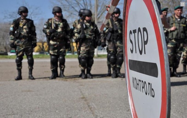 Українські прикордонники встановили три КПП на в їзді до Криму