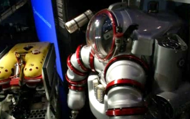 У Нью-Йорку представили екзокостюм для роботи на великих глибинах