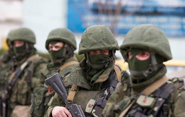 У Криму озброєні особи без розпізнавальних знаків почали рити окопи