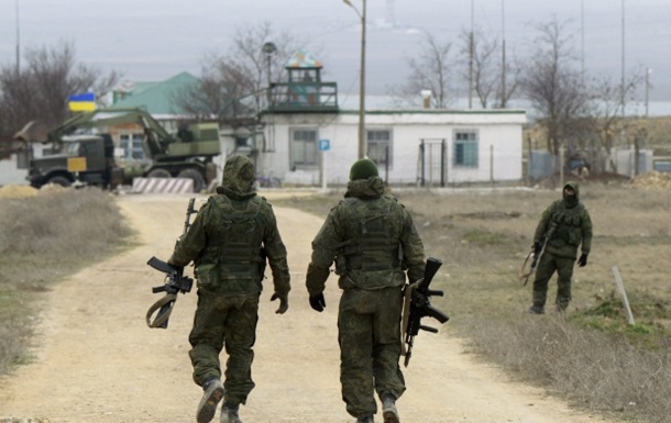 Генпрокуратура занялась фактами захвата воинских частей в Крыму