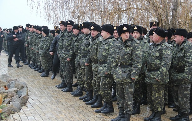 Російські військові висунули ультиматум українським морпіхам в Керчі