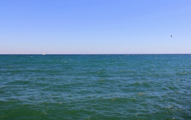 В акватории Черного и Азовского морей объявлено штормовое предупреждение