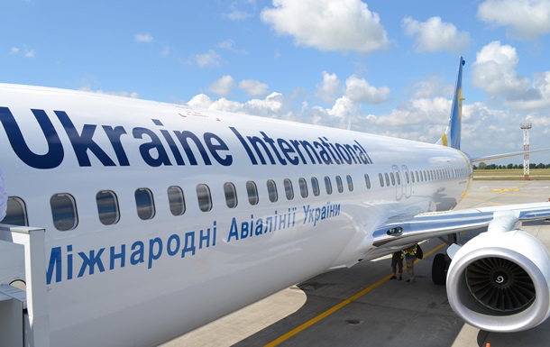Международные авиалинии Украины отменили рейсы в Симферополь на 12 марта