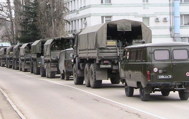 За прошедшие сутки на кораблях РФ в Крым прибыли более 400 военных 