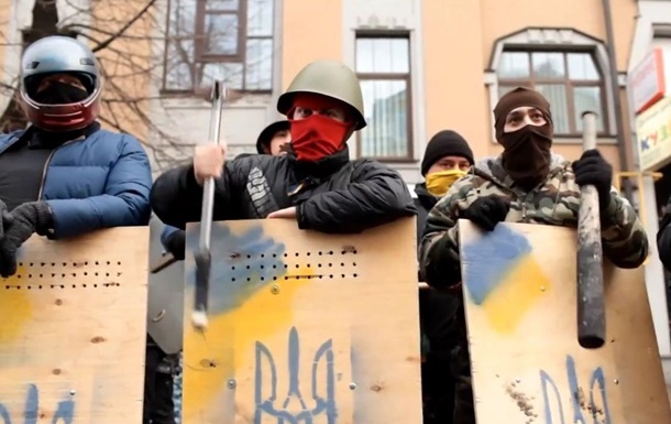 Самооборона Майдана начинает военную подготовку своих бойцов 