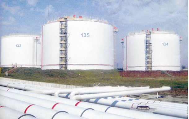 Кримська самооборона захопила нафтобазу у Феодосії