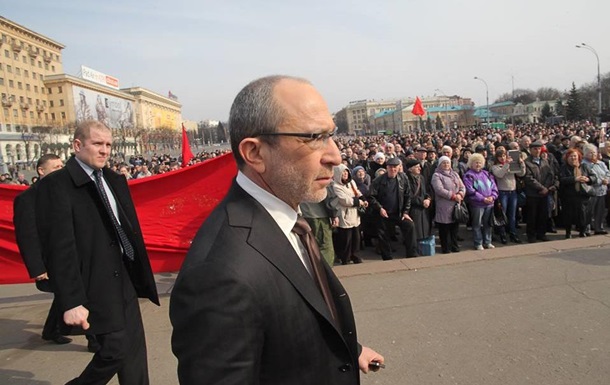 У Кернеса кинули пляшку із зеленкою: в Харкові проросійські активісти  проводять репетицію  мітингу 16 березня