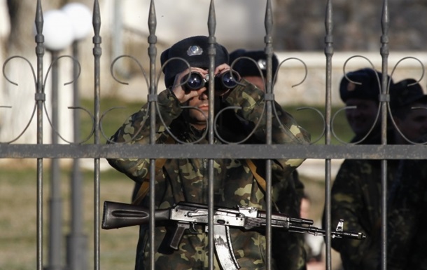 Самооборона Криму штурмує штаб ВМС у Севастополі