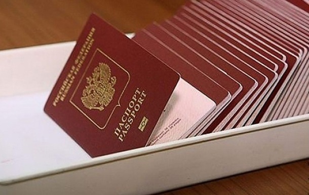 Мешканці Криму зможуть отримати російські паспорти протягом трьох місяців