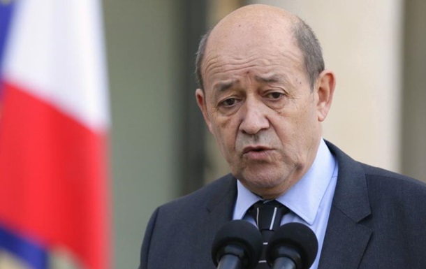 Франция приостанавливает военное сотрудничество с Россией