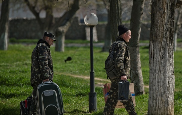 Украинские десантники возвращаются из Крыма к постоянному месту дислокации