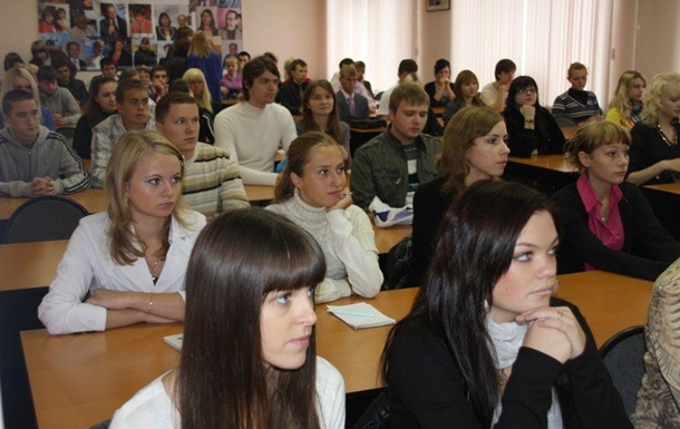 Студентам и школьникам России объяснят, зачем Путину Крым