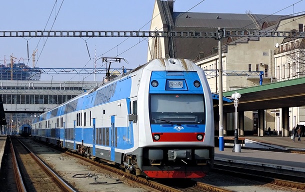 УЖСК опровергает обвинения ГПУ в перевозках пассажиров поездами Hyundai без лицензии