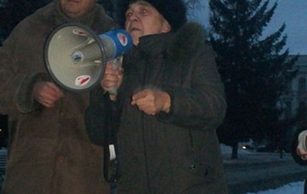 ЯНУКОВИЧУ В ХАРКОВІ ОБІЦЯНО САМОСПАЛЕННЯ В ЗНАК ПРОТЕСТУ...