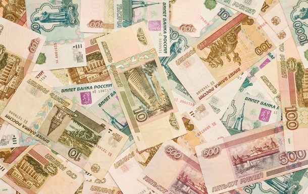 S&P: Если не урегулировать кризис в Украине, рубль обесценится на 10%