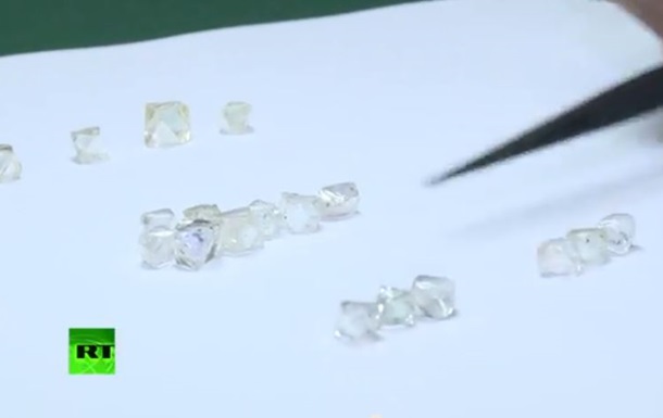 Найкращі друзі дівчат: як виробляються якутські діаманти 
