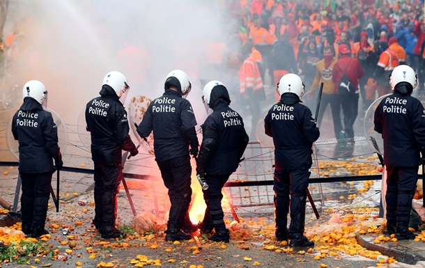Стычки демонстрантов с полицией в Брюсселе