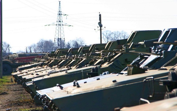 Более 900 единиц резерва военной техники готовят к использованию - Минобороны