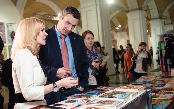 Обличчя і книги. У Києві стартував Книжковий Арсенал 