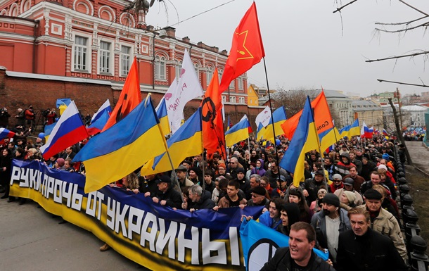 Опрос: 41% россиян испытывают симпатию и уважение к украинцам 