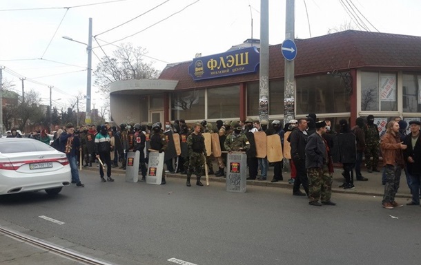 Активисты в Одессе устроили драку и напали на журналистов