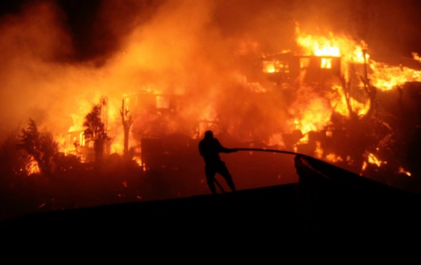 Через велику пожежу в Чилі загинули 12 людей, знищено понад 2 тисячі будинків