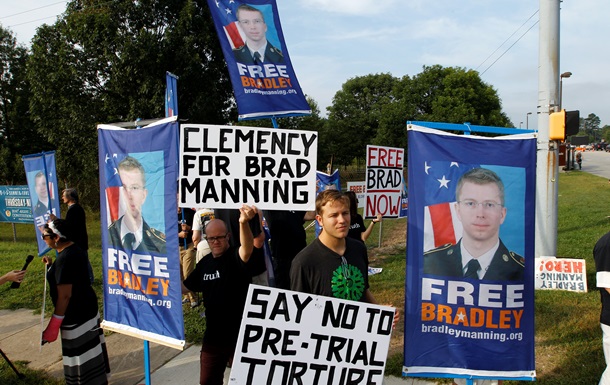 Американскому рядовому Брэдли Мэннингу, сотрудничавшему с Wikileaks, отказали в помиловании 