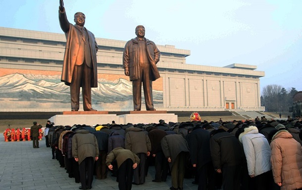 В КНДР празднуют 102-ю годовщину со дня рождения Ким Ир Сена