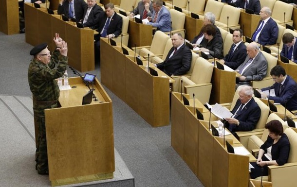 Жириновский пришел на заседание Госдумы в камуфляжной форме