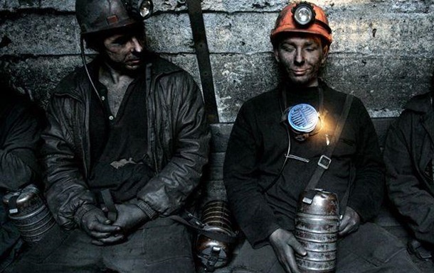 Горняки будут круглосуточно дежурить на шахтах - охранять