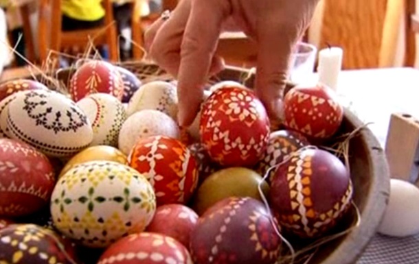 Німецькі слов яни згадують традиції розмальовування великодніх яєць