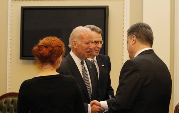 Порошенко обсудил с Байденом переаттестацию украинских военных и милиционеров