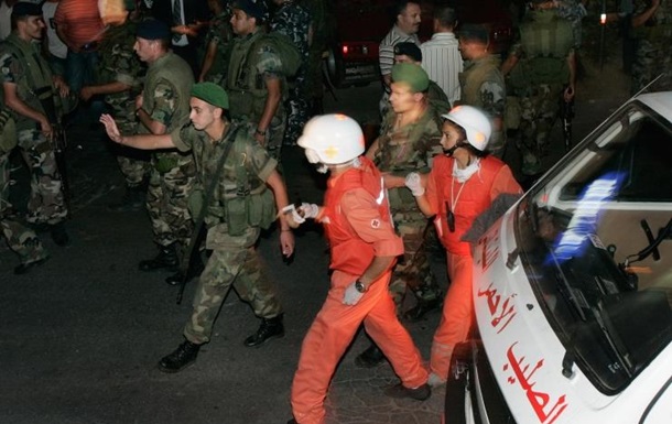 Ліванські рятувальники евакуюють жителів з прикордонного із Сирією міста 