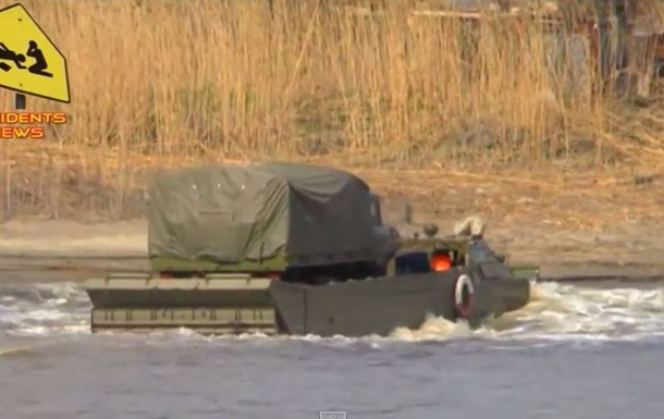 Російська армія біля кордону України вчиться форсувати річки