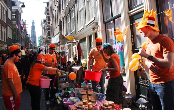 Голландцы впервые отпраздновали День короля