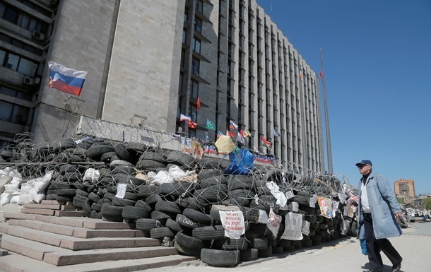 В Донецке отпустили трех заложников