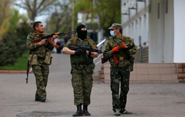 В Славяносербске штурмуют горотдел милиции - СМИ