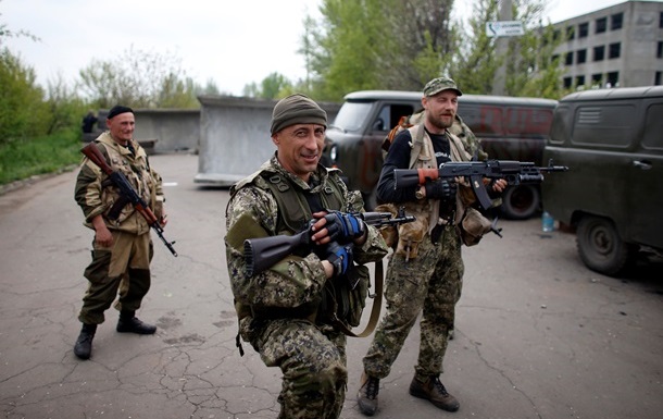 Почти 60% украинцев считают, что беспорядки на Востоке организовывают спецслужбы РФ - опрос
