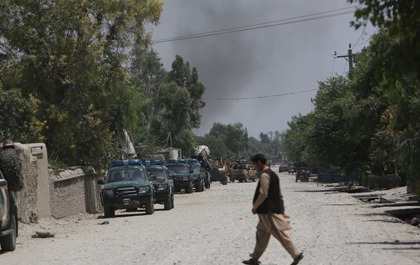 В Афганистане обстреляли машину таджикского дипломата